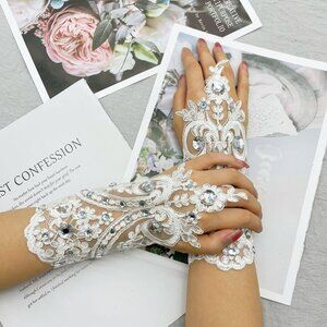 Women's White Short Lace Gloves Fingerless Wedding Party Costume Accessories